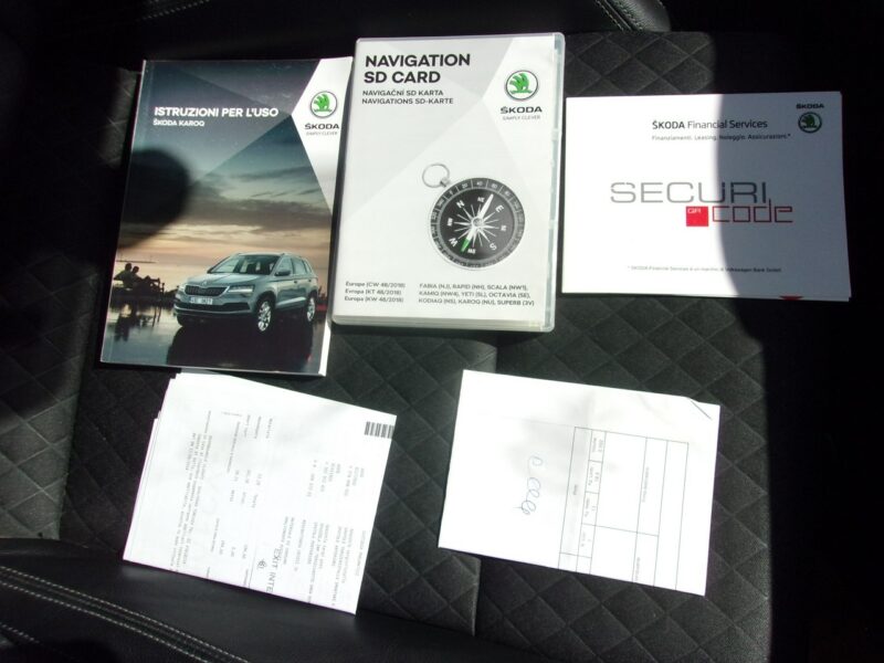Škoda Karoq Klimatronic 2-strefowy, Nawigacja, PDC, Kamera cofania, Półskóra