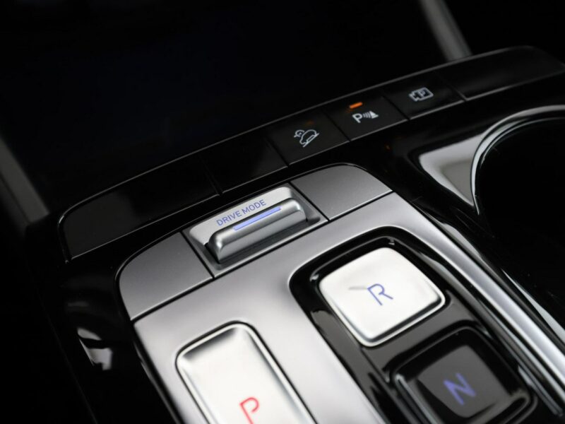 Hyundai Tucson HEV automat full LED navi kamera i czujniki parkowania IV (2020-)