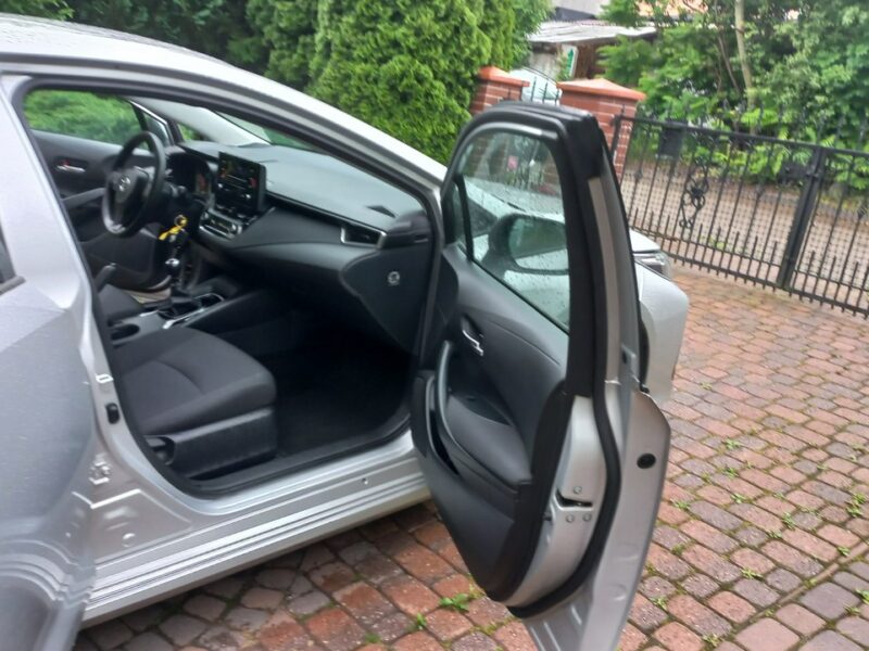 Toyota Corolla 1.6 16V Valvematic 132KM FV23% 1rej.2020r 39700 export E21 (2019-)