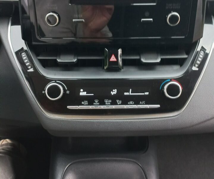 Toyota Corolla 1.6 16V Valvematic 132KM FV23% 1rej.2020r 39700 export E21 (2019-)