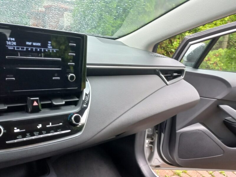 Toyota Corolla 1.6 16V Valvematic 132KM FV23% 1rej.2020r 39700 export E21 (2019-)