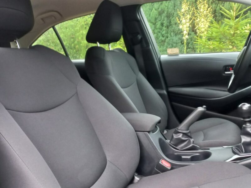 Toyota Corolla 1.6 16V Valvematic 132KM FV23% 1rej.2020r 39700 export E21 (2019-)
