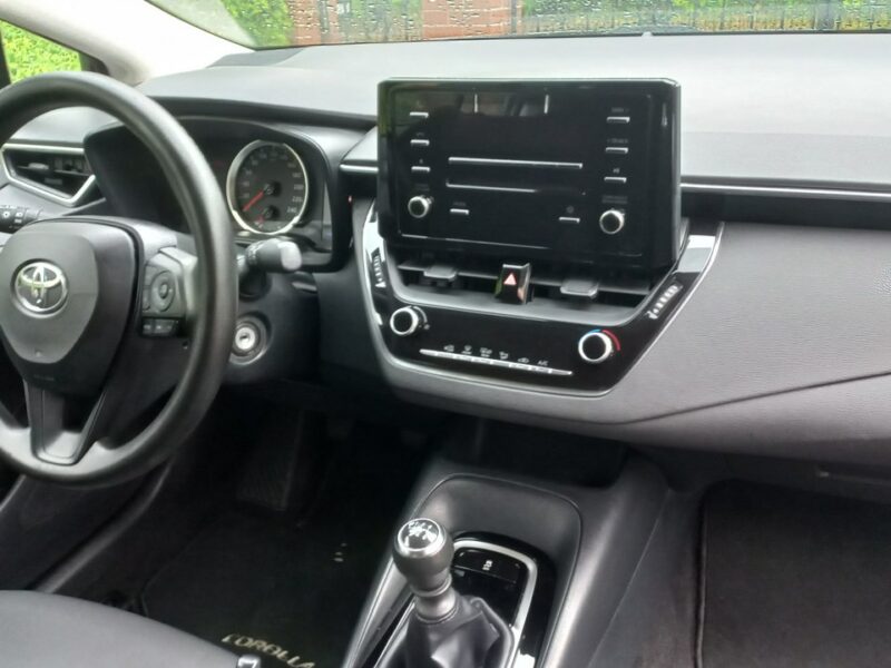 Toyota Corolla 1.6 16V Valvematic 132KM FV23% 1rej.2020r 39700 export E21 (2019-)