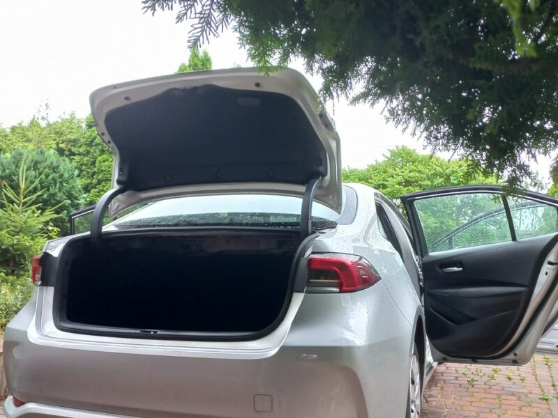Toyota Corolla 1.6 16V Valvematic 132KM FV23% 1rej.2020r 39700 export E21 (2019-)