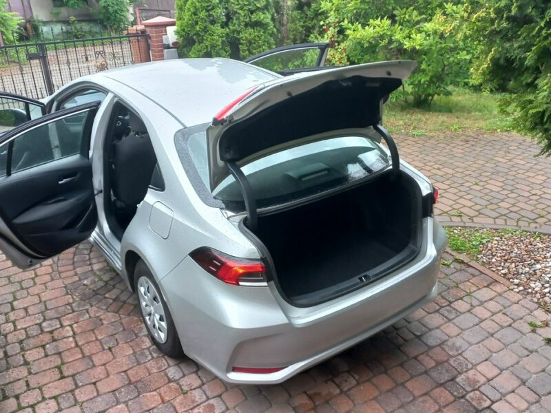 Toyota Corolla 1.6 16V Valvematic 132KM FV23% 1rej.2020r 39700 export E21 (2019-)