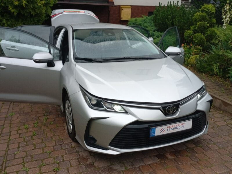 Toyota Corolla 1.6 16V Valvematic 132KM FV23% 1rej.2020r 39700 export E21 (2019-)
