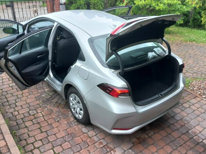 Toyota Corolla 1.6 16V Valvematic 132KM FV23% 1rej.2020r 39700 export E21 (2019-)