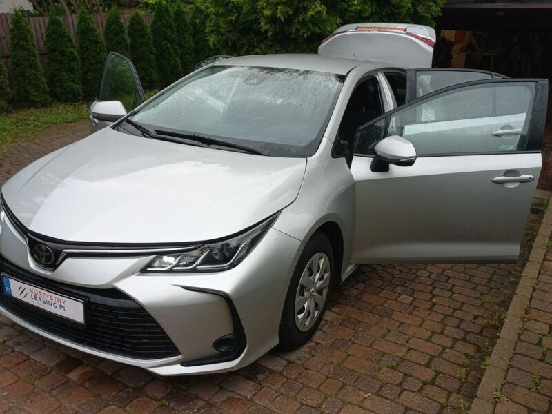Toyota Corolla 1.6 16V Valvematic 132KM FV23% 1rej.2020r 39700 export E21 (2019-)
