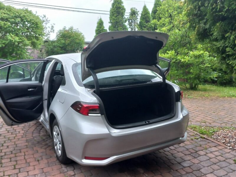 Toyota Corolla 1.6 16V Valvematic 132KM FV23% 1rej.2020r 39700 export E21 (2019-)