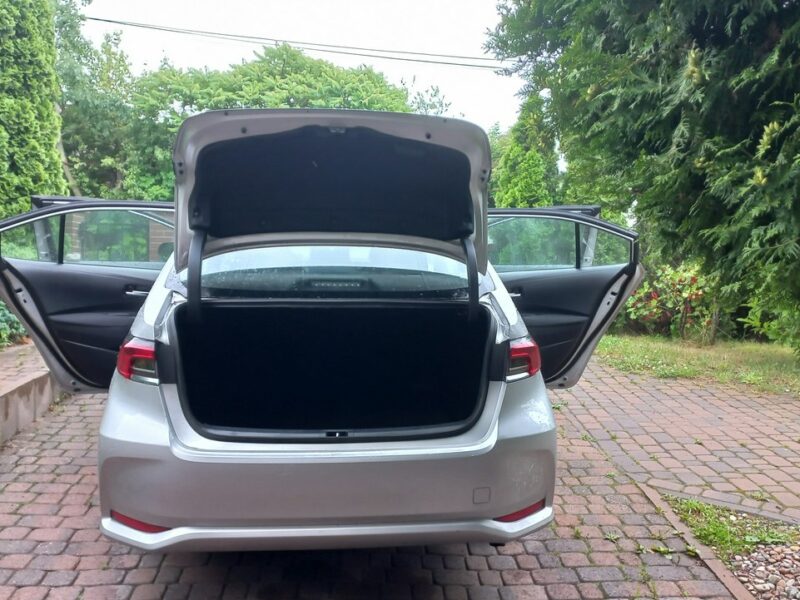 Toyota Corolla 1.6 16V Valvematic 132KM FV23% 1rej.2020r 39700 export E21 (2019-)
