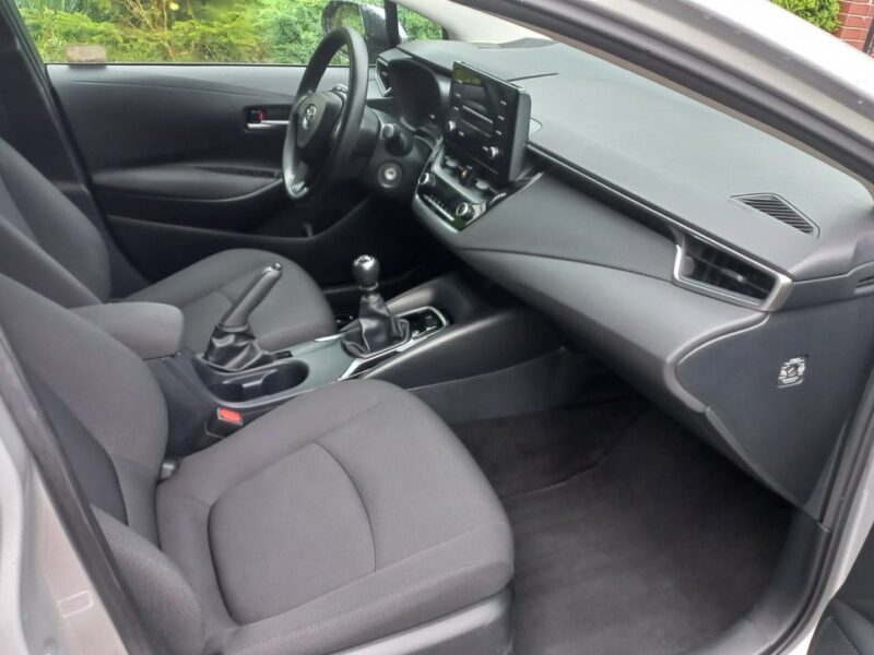 Toyota Corolla 1.6 16V Valvematic 132KM FV23% 1rej.2020r 39700 export E21 (2019-)