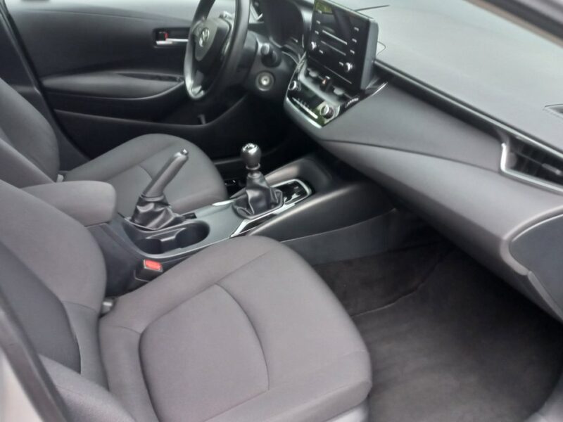 Toyota Corolla 1.6 16V Valvematic 132KM FV23% 1rej.2020r 39700 export E21 (2019-)
