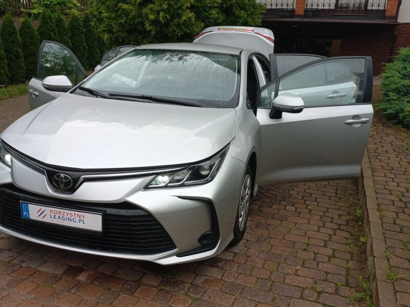 Toyota Corolla 1.6 16V Valvematic 132KM FV23% 1rej.2020r 39700 export E21 (2019-)