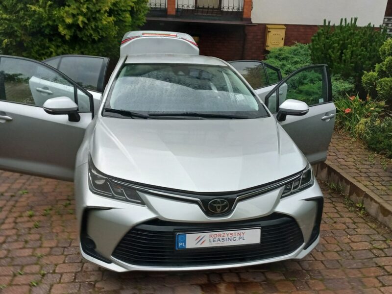 Toyota Corolla 1.6 16V Valvematic 132KM FV23% 1rej.2020r 39700 export E21 (2019-)