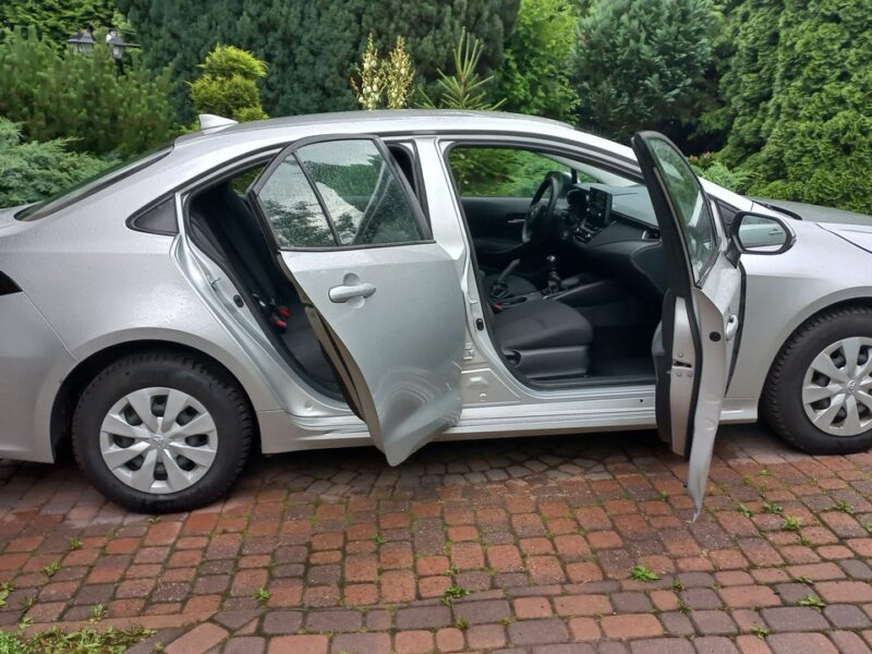 Toyota Corolla 1.6 16V Valvematic 132KM FV23% 1rej.2020r 39700 export E21 (2019-)