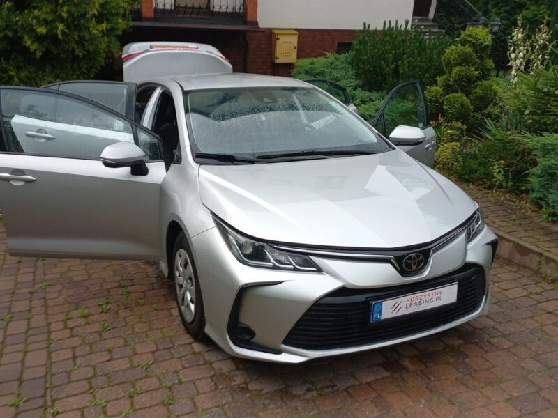 Toyota Corolla 1.6 16V Valvematic 132KM FV23% 1rej.2020r 39700 export E21 (2019-)