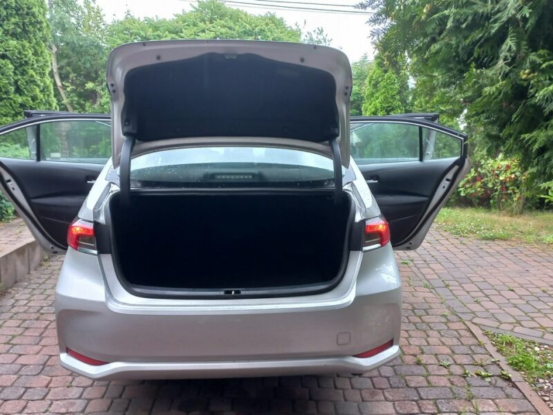 Toyota Corolla 1.6 16V Valvematic 132KM FV23% 1rej.2020r 39700 export E21 (2019-)
