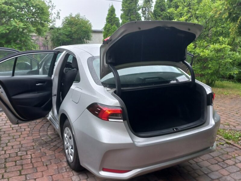 Toyota Corolla 1.6 16V Valvematic 132KM FV23% 1rej.2020r 39700 export E21 (2019-)