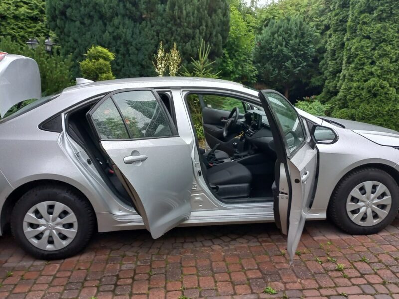 Toyota Corolla 1.6 16V Valvematic 132KM FV23% 1rej.2020r 39700 export E21 (2019-)