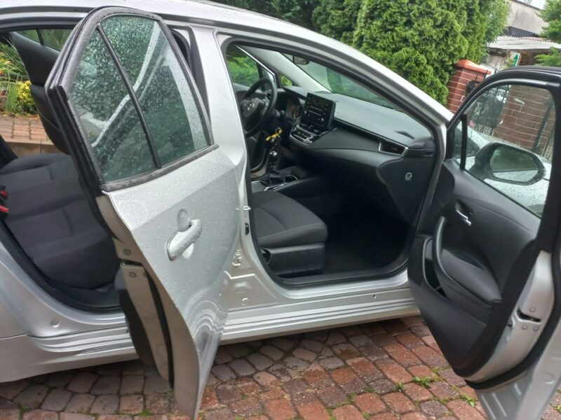 Toyota Corolla 1.6 16V Valvematic 132KM FV23% 1rej.2020r 39700 export E21 (2019-)