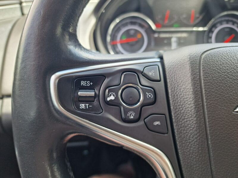 Opel Insignia 2.0 CDTI 120 KM, Klimatyzacja, LED, Bluetooth, Grzane Fotele, Alufelgi A (2008-2017)