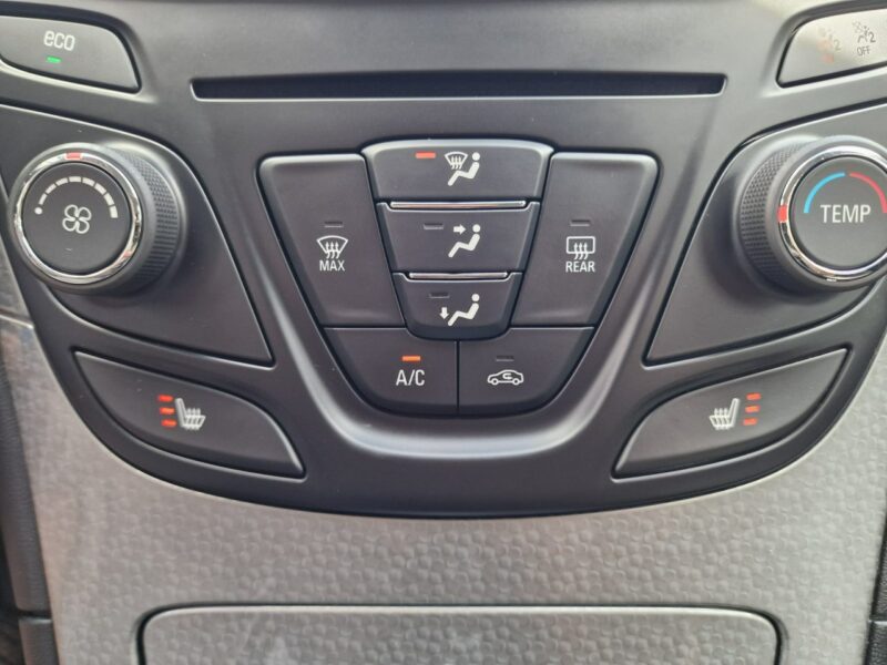 Opel Insignia 2.0 CDTI 120 KM, Klimatyzacja, LED, Bluetooth, Grzane Fotele, Alufelgi A (2008-2017)