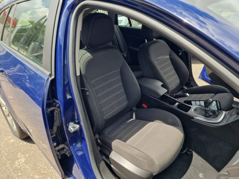 Opel Insignia 2.0 CDTI 120 KM, Klimatyzacja, LED, Bluetooth, Grzane Fotele, Alufelgi A (2008-2017)
