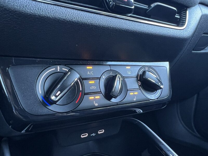 Škoda Fabia 1.0 TSI Selection LED, Grzane Fotele Salon PL IV (2021-)