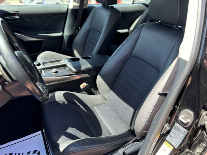 Lexus IS is300h, Stan bardzo dobry III (2013-)