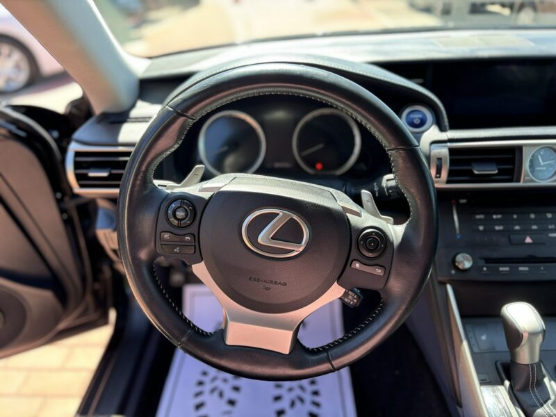 Lexus IS is300h, Stan bardzo dobry III (2013-)