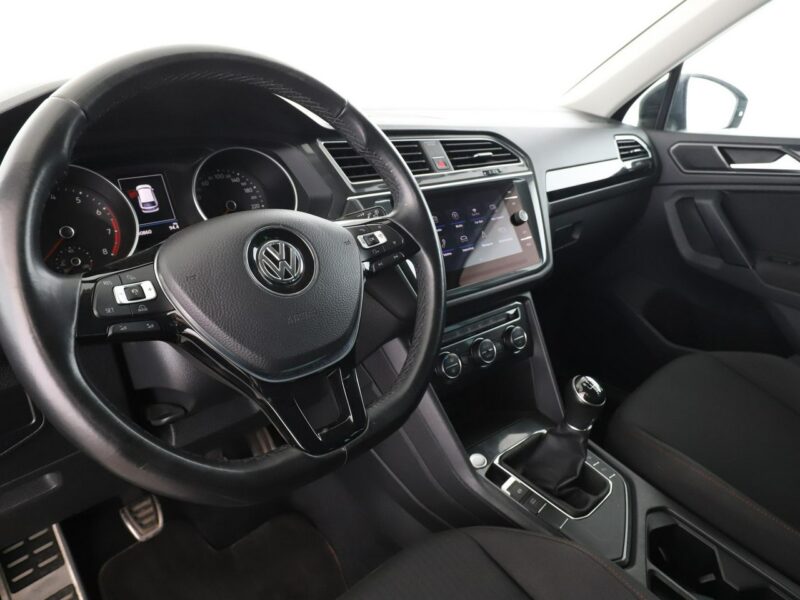 Volkswagen Tiguan GRATIS! Pakiet Serwisowy o wartości 1000 zł! II (2016-2024)