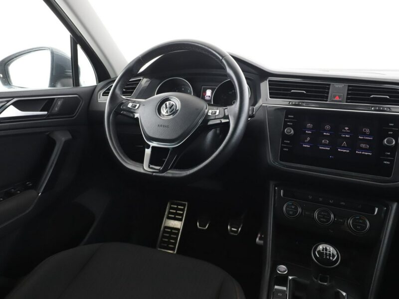 Volkswagen Tiguan GRATIS! Pakiet Serwisowy o wartości 1000 zł! II (2016-2024)