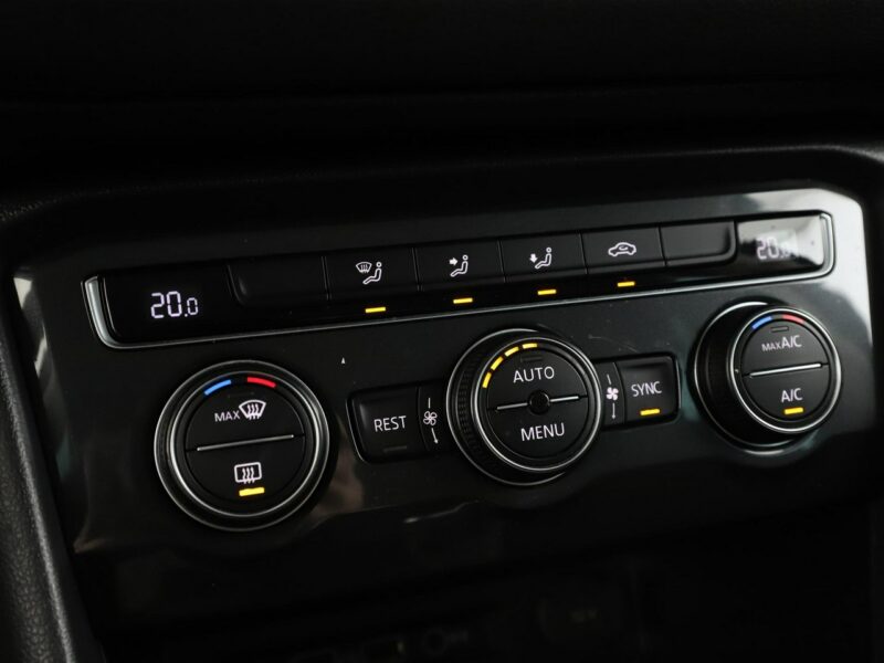 Volkswagen Tiguan GRATIS! Pakiet Serwisowy o wartości 1000 zł! II (2016-2024)