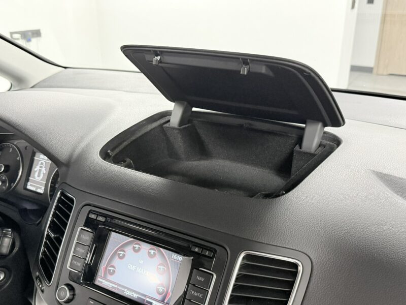 Seat Alhambra 2.0tdi170KM * dsg * 7osob * webasto * kamera * keyless * navi II (2010-)