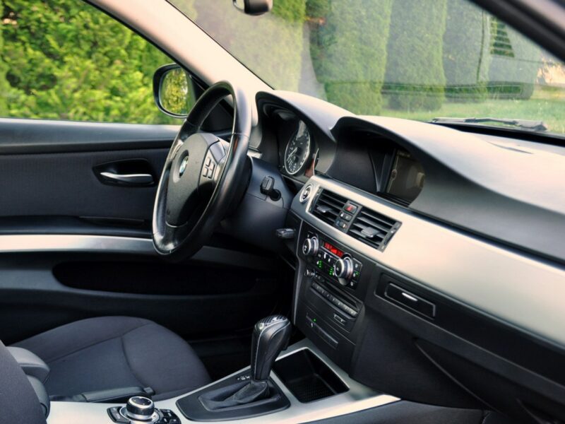 BMW 320 2.0d(143KM)*Lift*Xenon*Navi*Panorama*El.Fotele*Welur*2xPark.*Alu17"ASO E90E91E92E93(2005-2012)