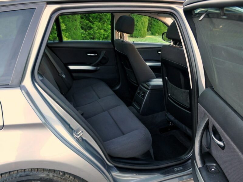 BMW 320 2.0d(143KM)*Lift*Xenon*Navi*Panorama*El.Fotele*Welur*2xPark.*Alu17"ASO E90E91E92E93(2005-2012)