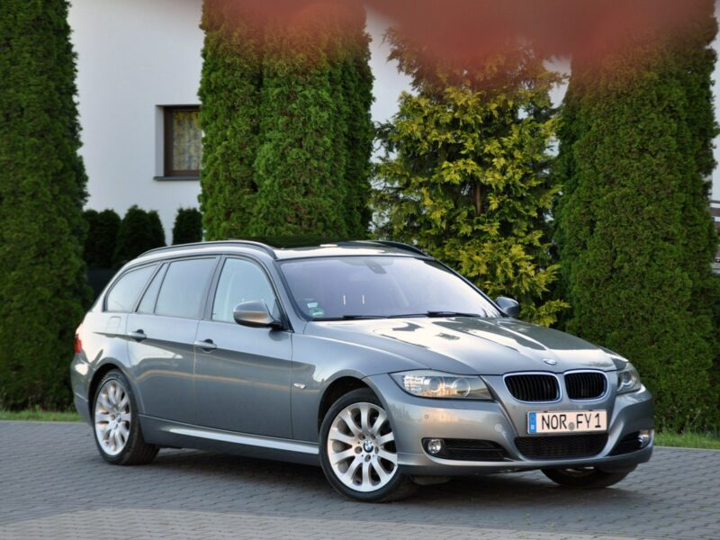 BMW 320 2.0d(143KM)*Lift*Xenon*Navi*Panorama*El.Fotele*Welur*2xPark.*Alu17"ASO E90E91E92E93(2005-2012)