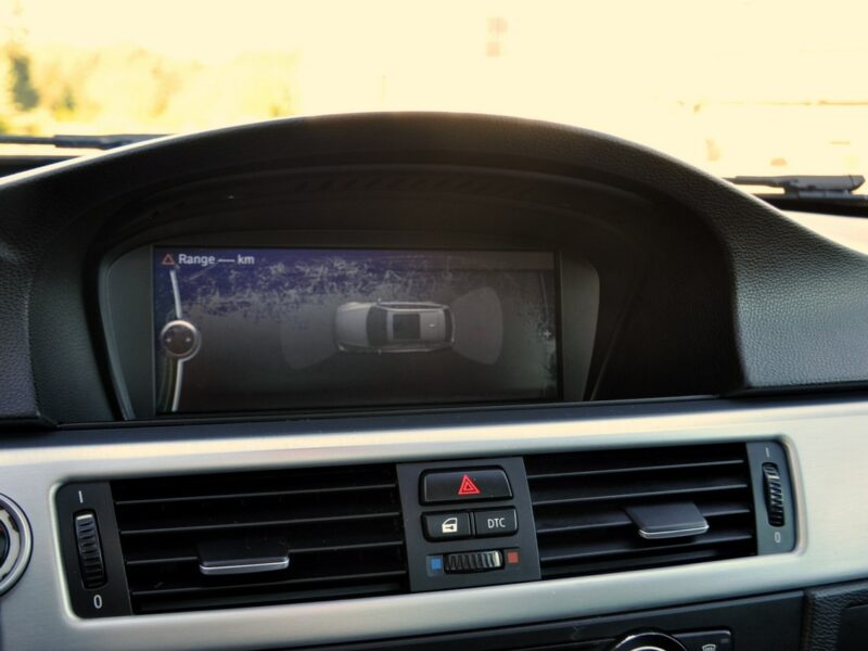 BMW 320 2.0d(143KM)*Lift*Xenon*Navi*Panorama*El.Fotele*Welur*2xPark.*Alu17"ASO E90E91E92E93(2005-2012)