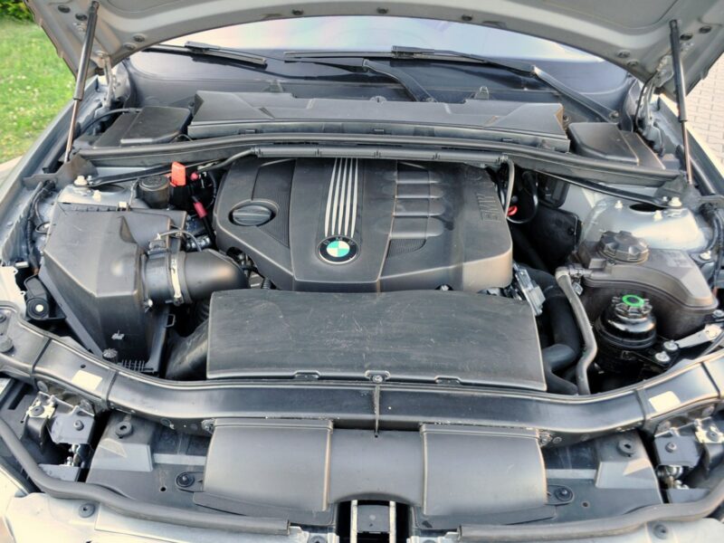 BMW 320 2.0d(143KM)*Lift*Xenon*Navi*Panorama*El.Fotele*Welur*2xPark.*Alu17"ASO E90E91E92E93(2005-2012)