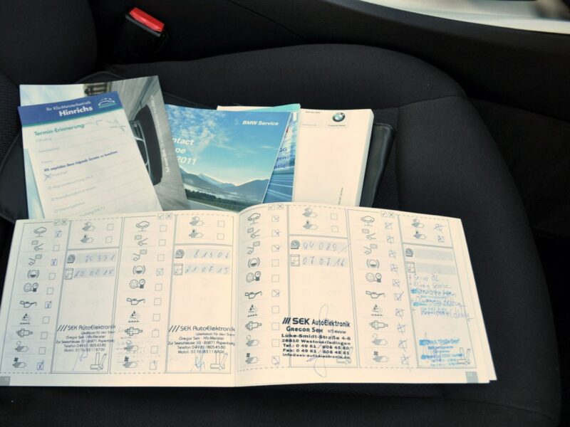 BMW 320 2.0d(143KM)*Lift*Xenon*Navi*Panorama*El.Fotele*Welur*2xPark.*Alu17"ASO E90E91E92E93(2005-2012)