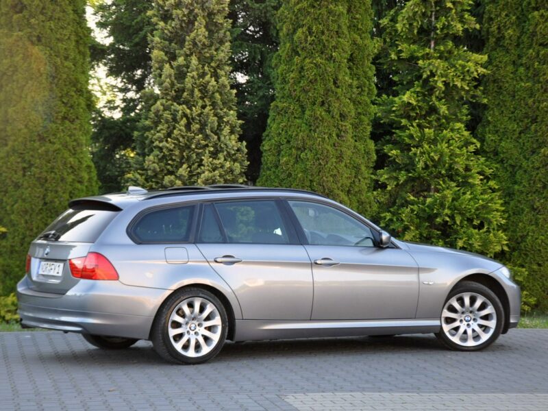 BMW 320 2.0d(143KM)*Lift*Xenon*Navi*Panorama*El.Fotele*Welur*2xPark.*Alu17"ASO E90E91E92E93(2005-2012)