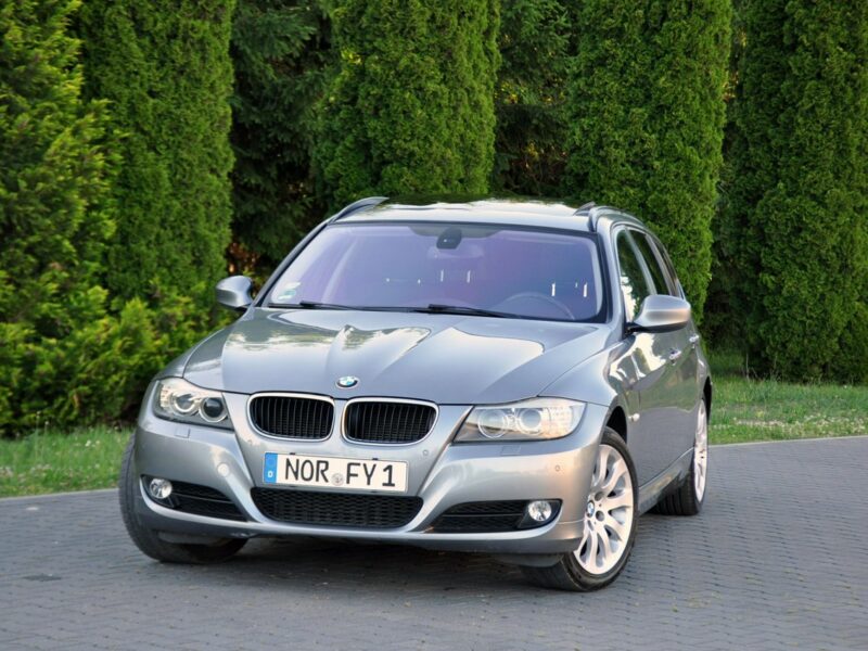 BMW 320 2.0d(143KM)*Lift*Xenon*Navi*Panorama*El.Fotele*Welur*2xPark.*Alu17"ASO E90E91E92E93(2005-2012)