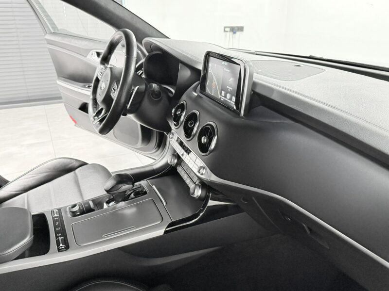 Kia Stinger 2.0tgdi 255km * GT-LINE * Harman/Kardon * Kamera360 * Head-up * Vat23%