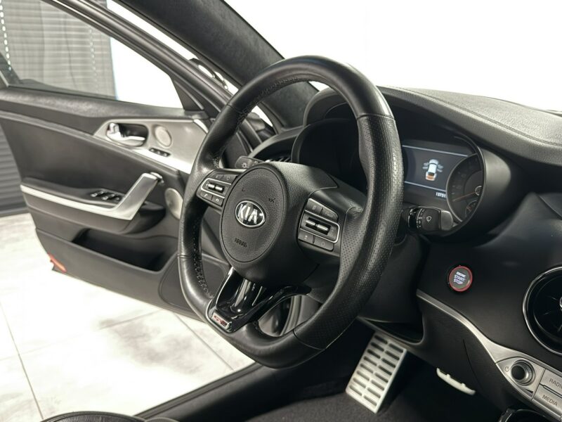 Kia Stinger 2.0tgdi 255km * GT-LINE * Harman/Kardon * Kamera360 * Head-up * Vat23%
