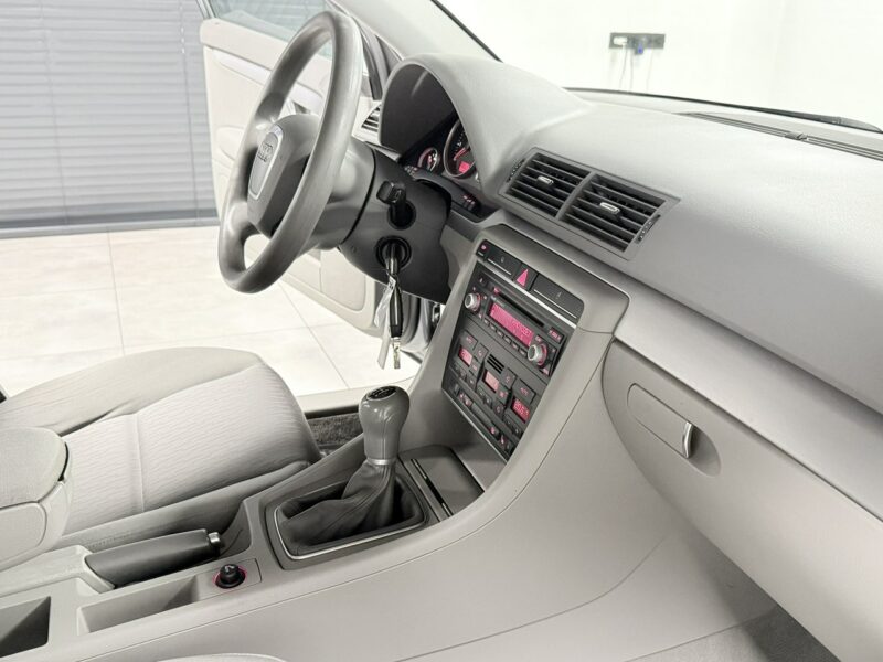 Audi A4 2.0 MPI 130KM ALT*Ambiente * Klimatronic * Tempomat * Relingi * Isofix B7 (2004-2007)