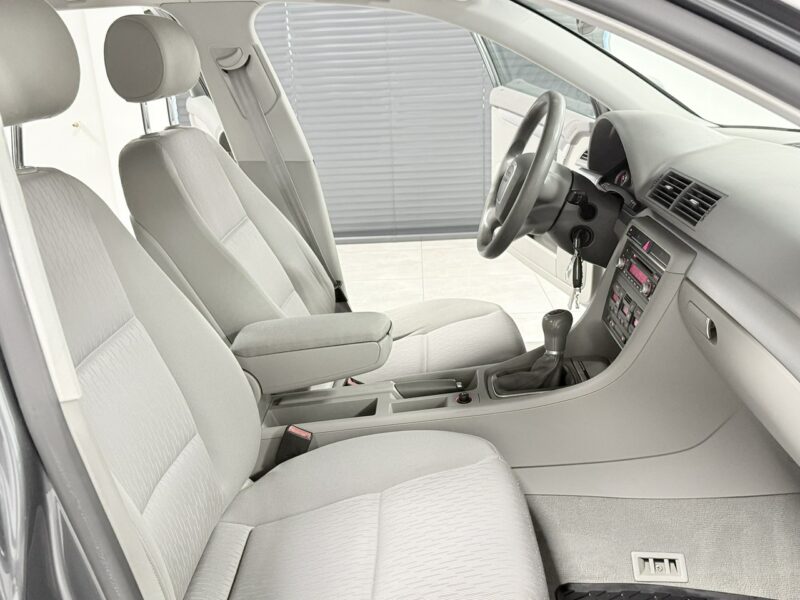 Audi A4 2.0 MPI 130KM ALT*Ambiente * Klimatronic * Tempomat * Relingi * Isofix B7 (2004-2007)