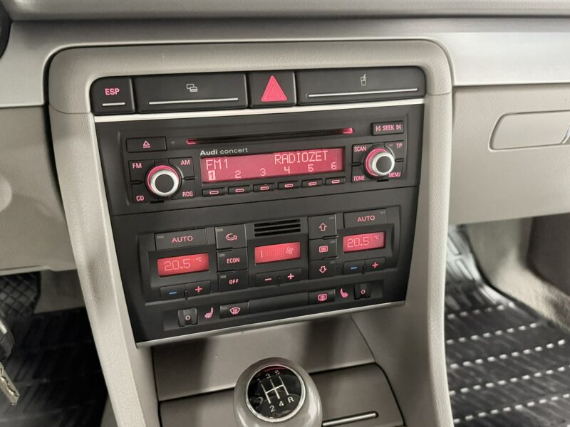 Audi A4 2.0 MPI 130KM ALT*Ambiente * Klimatronic * Tempomat * Relingi * Isofix B7 (2004-2007)