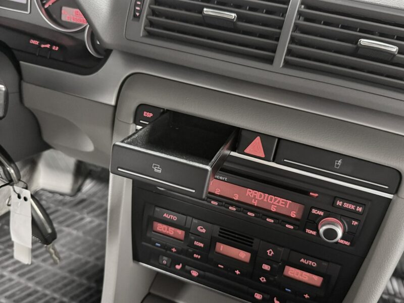 Audi A4 2.0 MPI 130KM ALT*Ambiente * Klimatronic * Tempomat * Relingi * Isofix B7 (2004-2007)