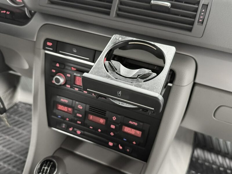 Audi A4 2.0 MPI 130KM ALT*Ambiente * Klimatronic * Tempomat * Relingi * Isofix B7 (2004-2007)