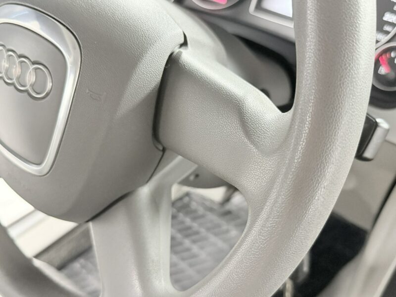 Audi A4 2.0 MPI 130KM ALT*Ambiente * Klimatronic * Tempomat * Relingi * Isofix B7 (2004-2007)